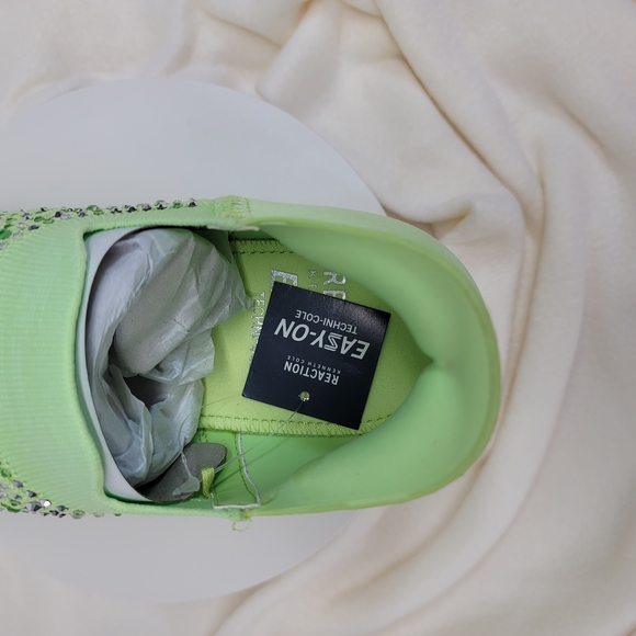 Kenneth Cole Reaction Cameron Jewel EZ-ON Slip-On Sneaker - Picture 7 of 11